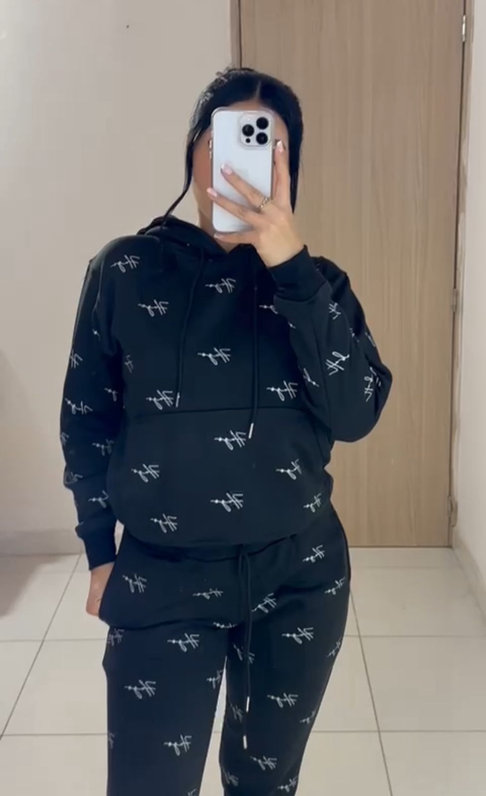 conjunto hugo mantra