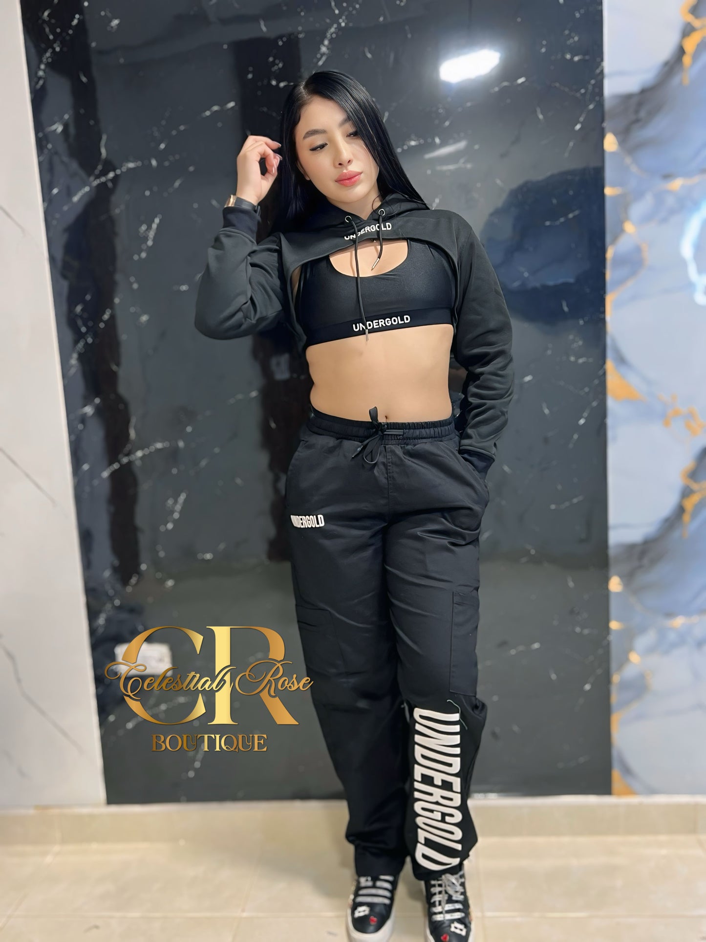 Conjunto under exclusive